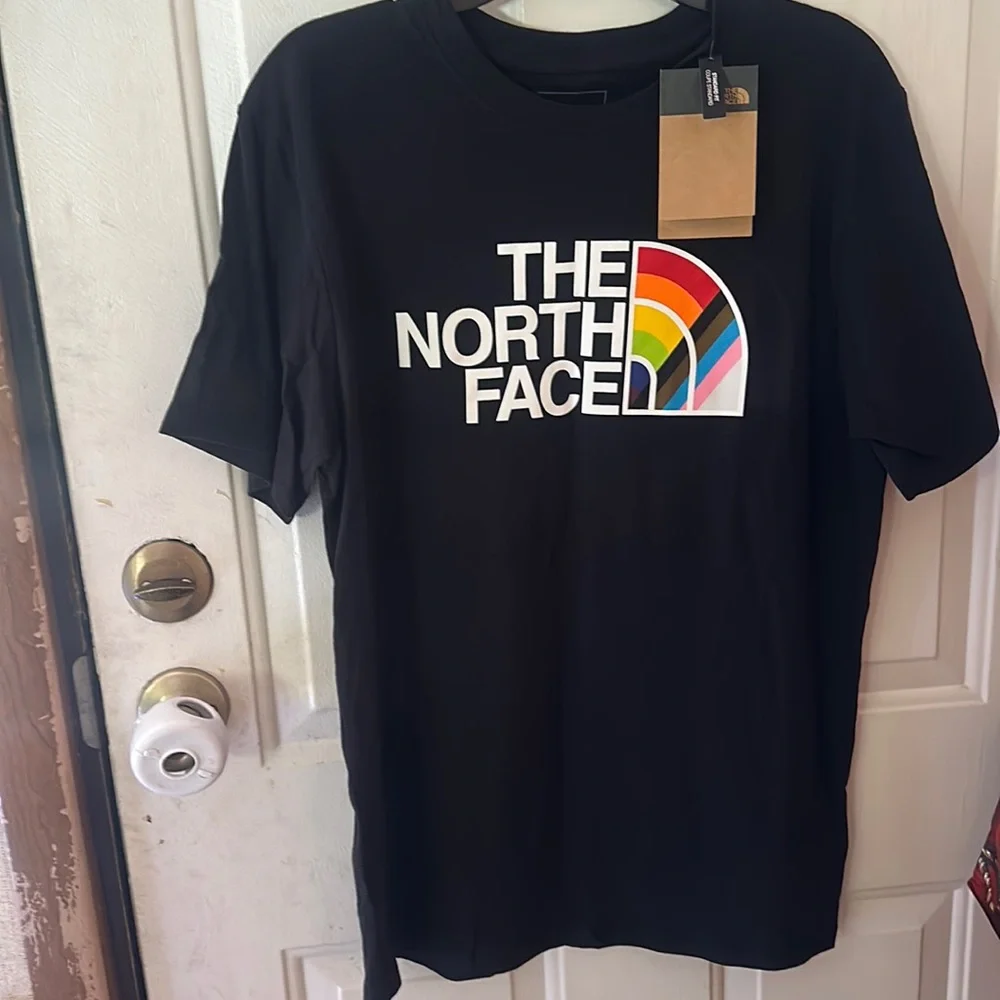 THE NORTH FACE MEN’S LIMITED EDITION SHORT SLEEVE PRIDE TEE: BLACK: NWT: SZ M